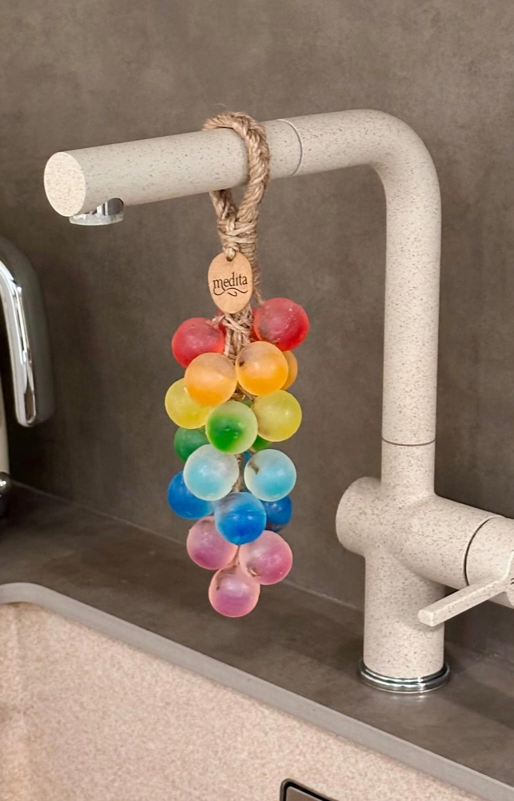 Doğal Sepet Üzüm Salkımı El Sabunu – Şık ve Farklı Tasarım, Mis Gibi Temizlik